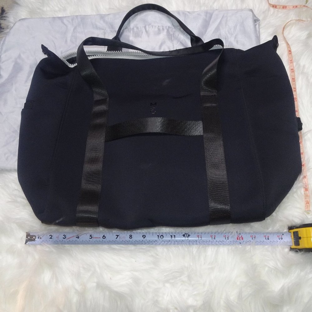 MOTILE Premium Neoprene Sport Carryall Laptop Gym Bag